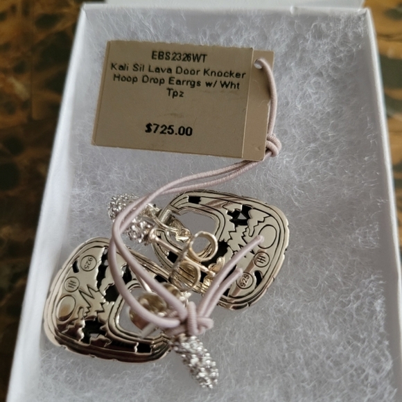 John Hardy Silver Earrings NWT - Picture 3 of 3